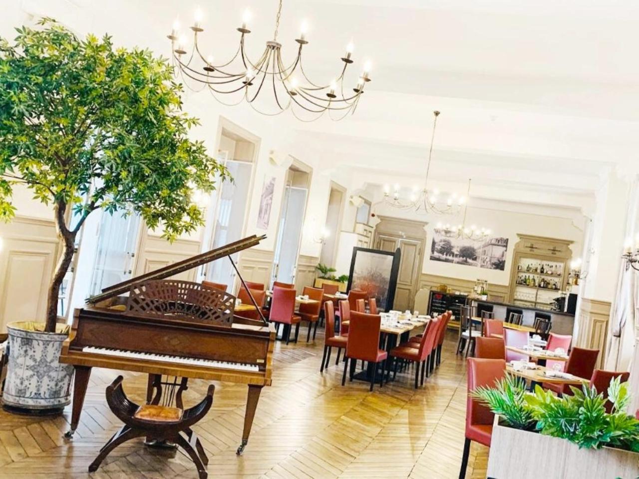 Grand Hotel De Bourbon-Lancy - Spa Et Restaurant - Logis Exteriér fotografie