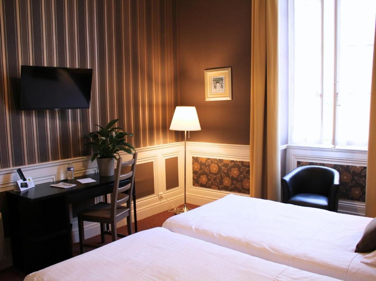 Grand Hotel De Bourbon-Lancy - Spa Et Restaurant - Logis Exteriér fotografie